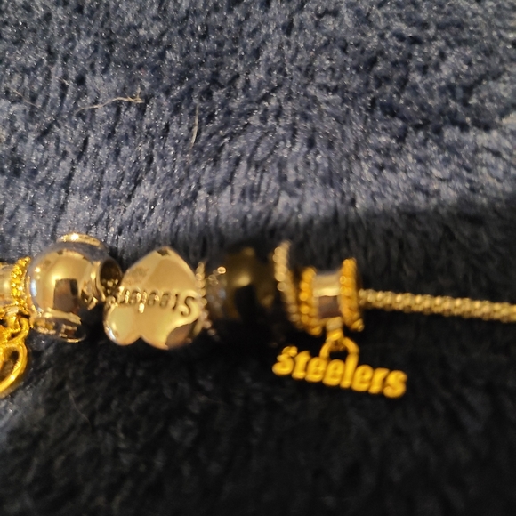 Set of 3 PITTSBURGH STEELER bracelettes. - Picture 8 of 9